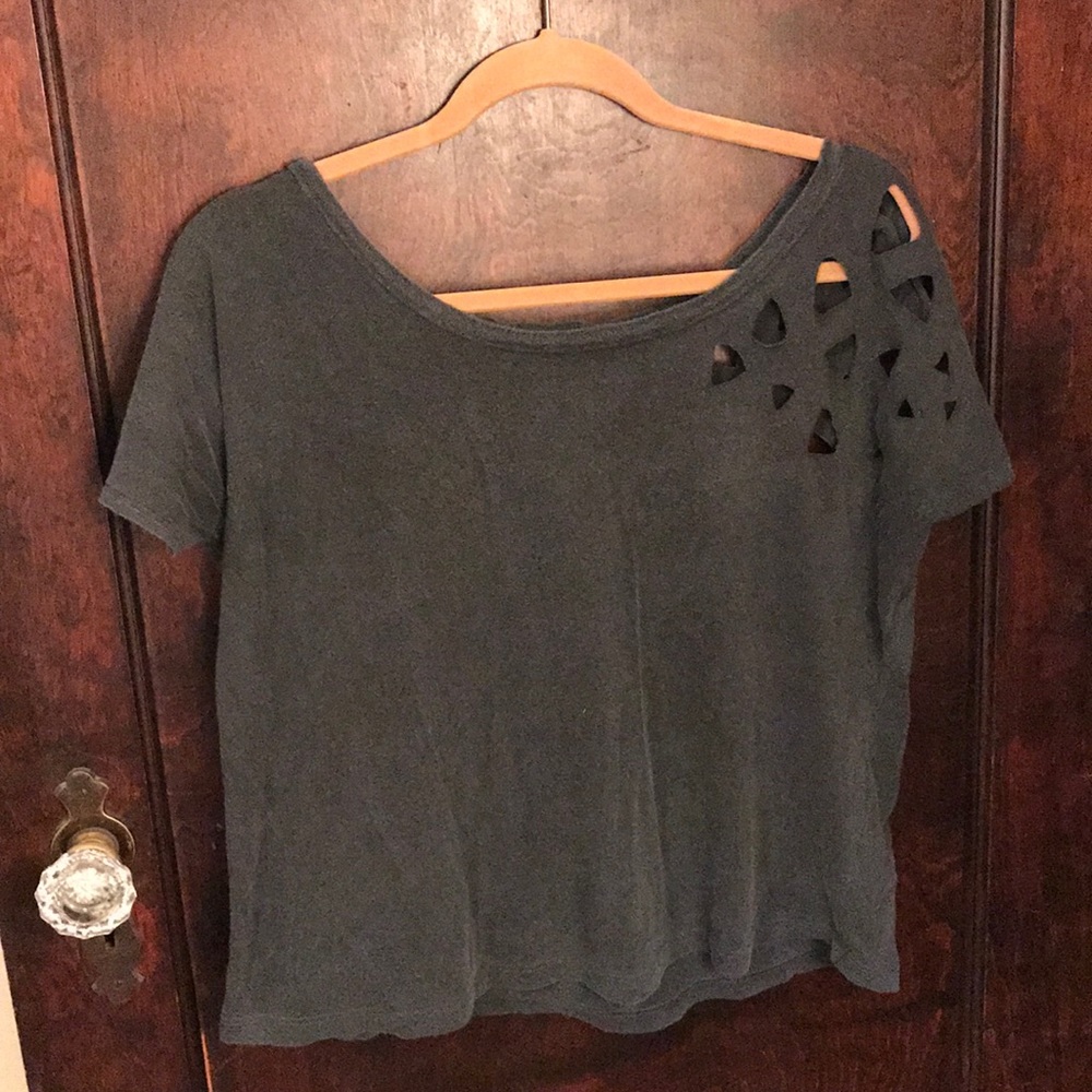 🔻 TRIANGLE CUT OUT TOP 🔺